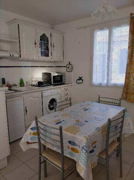 Maison Au Coeur De Saint-Gilles L'Inattendue Eksteriør bilde