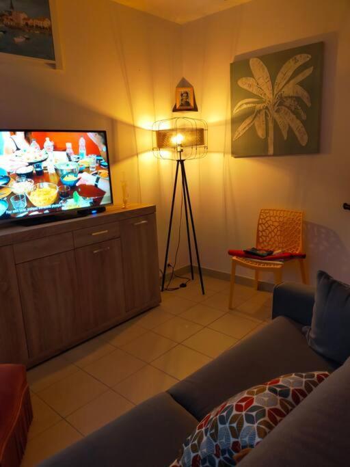 Maison Au Coeur De Saint-Gilles L'Inattendue Eksteriør bilde
